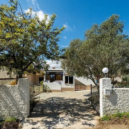 Estay - Casa Madili - Garden - Bbq - Wifi بيت للعطل *